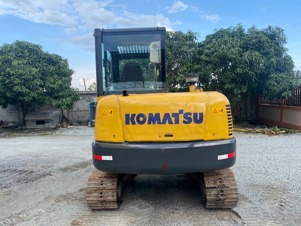 รถแบคโฮ KOMATSU PC56-7 ขนาด 5 ตัน รถเก่านอกนำเข้า ติดต่อ Line: jiraroj2909