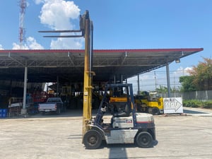 รถฟอร์คลิฟท์ KOMATSU  FD25-11 ยก 2.5 ตัน ยกสูง 4 เมตร งาหมุน    ติดต่อ Line jiraroj2909