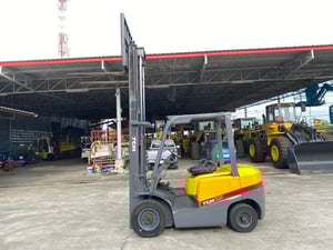 รถฟอร์คลิฟท์TCM  FD25T3C ขนาด 2.5ตัน   ยกสูง 3เมตร รถเก่านอกนำเข้า ติดต่อ Line jiraroj2909