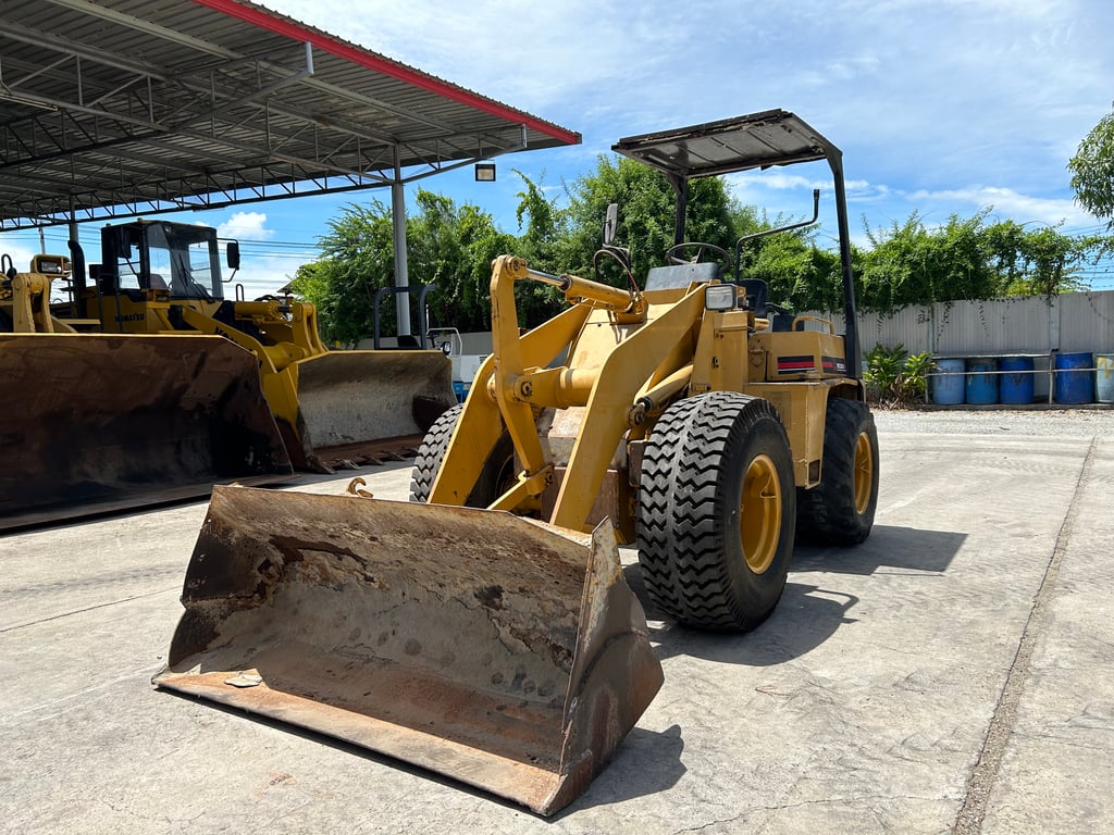 รถตักล้อยาง MITSUBISHI WS300A บุ้งกี๋ 0.5 คิว ยกสูง 3 เมตร รถเก่านอกนำเข้า ติดต่อ Line jiraroj2909 รถตักล้อยาง MITSUBISHI WS300A บุ้งกี๋ 0.5 คิว ยกสูง 3 เมตร รถเก่านอกนำเข้า ติดต่อ Line jiraroj2909