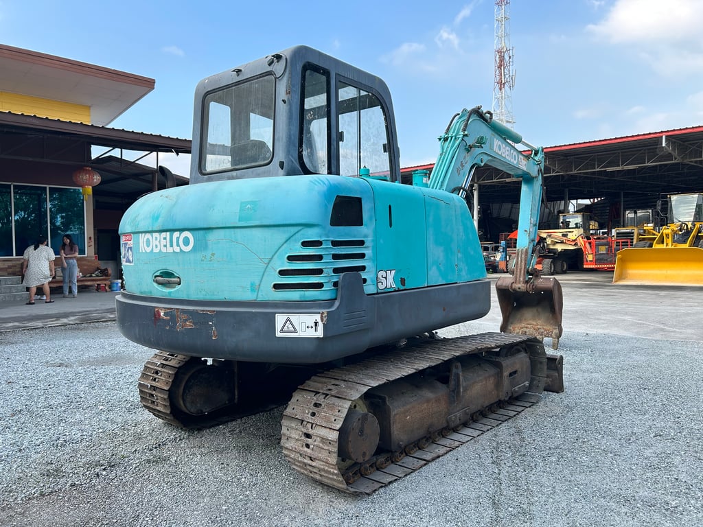 รถแบคโฮ KOBELCO SK60-C ขนาด 6 ตัน รถเก่านอกนำเข้า  ติดต่อ Line: jiraroj2909