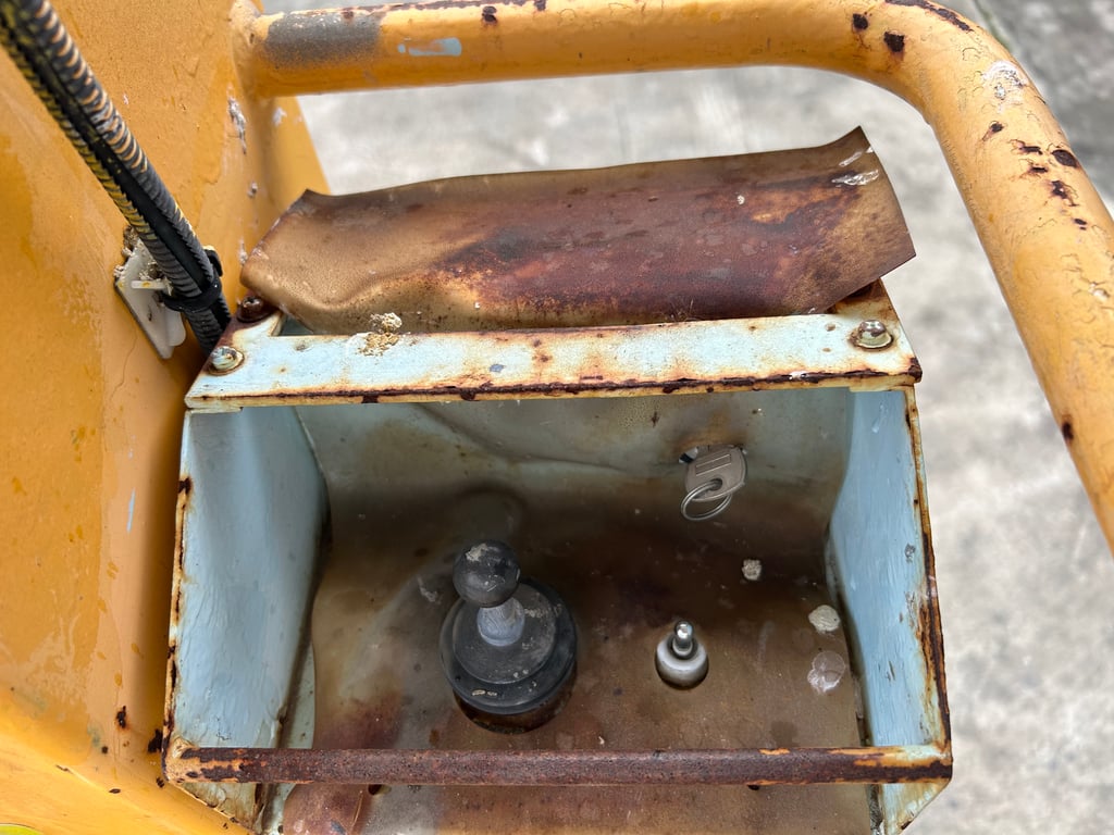 รถกระเช้าไฟฟ้าเสาเดี่ยว แทร็กยาง S-MAC ความสูง 3.8 เมตร รถเก่านอก ติดต่อ Line jiraroj2909 รถกระเช้าไฟฟ้าเสาเดี่ยว แทร็กยาง S-MAC ความสูง 3.8 เมตร รถเก่านอก ติดต่อ Line jiraroj2909