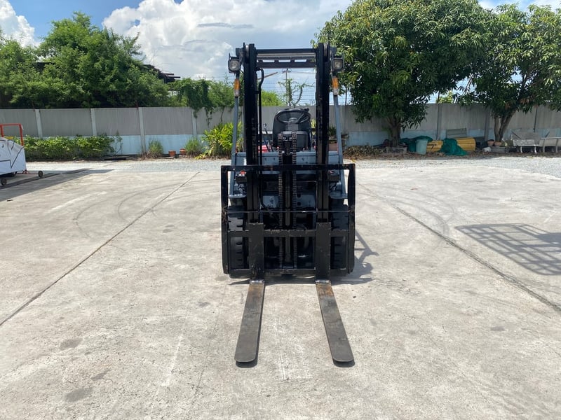 รถฟอร์คลิฟท์  TOYOTA  6FD25  ยก 2.5 ตัน เสาสูง 3เมตร  เกียร์ออโต้  รถเก่านอก ติดต่อ Line jiraroj2909