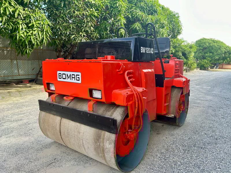 รถบดสั่นสะเทือน BOMAG BW120AD ขนาด 3 ตัน รถเก่านอกนำเข้า   ติดต่อ Line  jiraroj2909