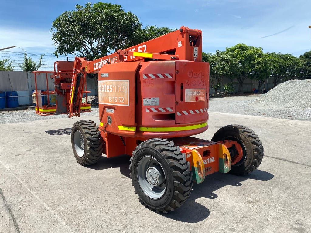 รถกระเช้า GENIE  Z34 -22 ความสูง 10.40เมตร  รถเก่านอกนำเข้า  ติดต่อ Line jiraroj2909