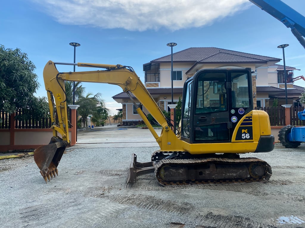 รถแบคโฮ KOMATSU PC56-7 ขนาด 5 ตัน รถเก่านอกนำเข้า ติดต่อ Line: jiraroj2909