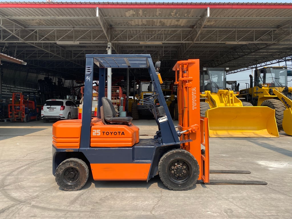 รถฟอร์คลิฟท์ TOYOTA 02-5FD25 ยก 2.5 ตัน เสาสูง 3เมตร ติดต่อ Line jiraroj2909 รถฟอร์คลิฟท์ TOYOTA 02-5FD25 ยก 2.5 ตัน เสาสูง 3เมตร ติดต่อ Line jiraroj2909