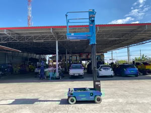 รถกระเช้าไฟฟ้าเสาเดี่ยว 4ล้อ AICHI SV03A  ความสูง2.7เมตร รถเก่านอก ติดต่อ Line jiraroj2909