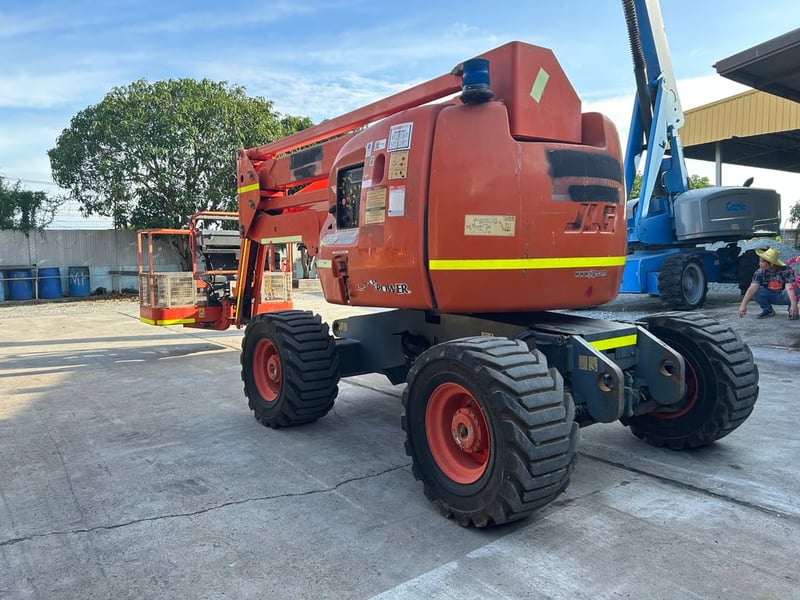 รถกระเช้าบูม JLG  450AJ ความสูง 13.7 เมตร รถเก่านอก ติดต่อ Line jiraroj2909