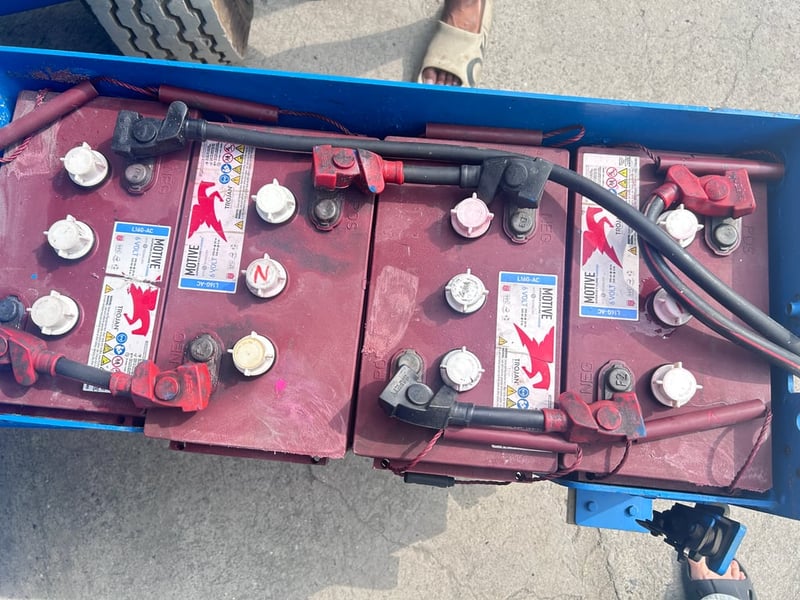 ขายรถกระเช้าไฟฟ้าบูมลิฟท์ GENIE  Z45-25 ความสูง 13.8 เมตร รถเก่านอก ติดต่อ Line jiraroj2909