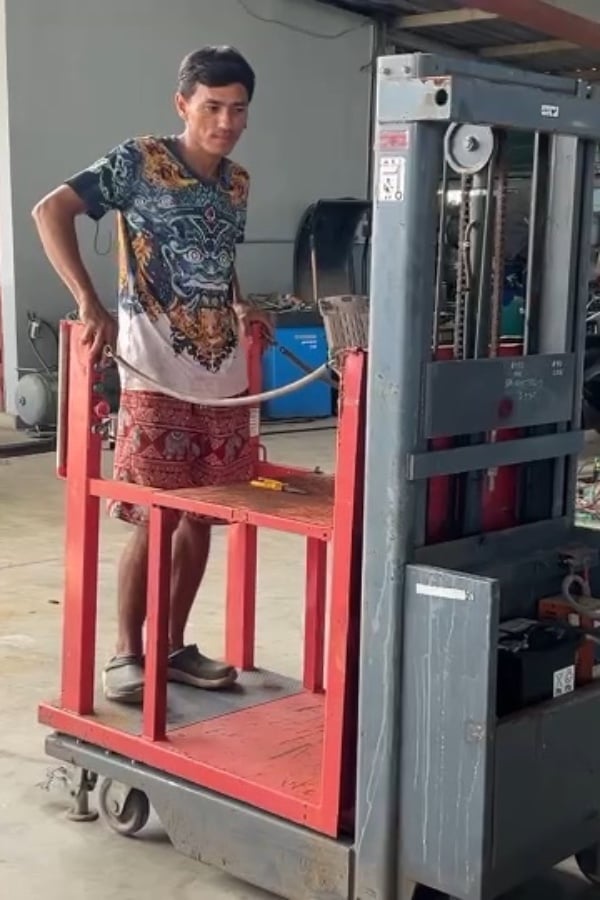 กระเช้าล้อลาก ความสูง 2.6 เมตร ติดต่อ Line jiraroj2909