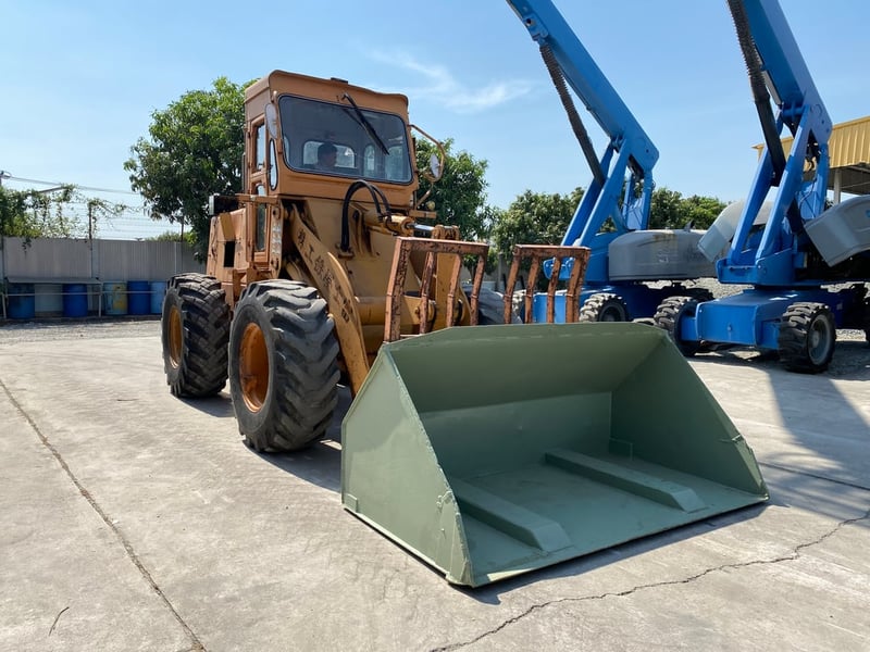 รถตักล้อยาง KOMATSU  510 กรองคู่ บุ้งกี๋ 1คิว รถเก่านอกนำเข้า ติดต่อ  Line jiraroj2909