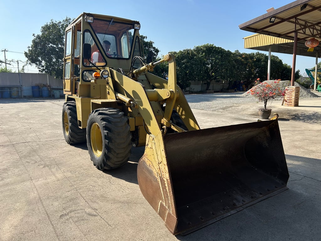 รถตักล้อยาง MITSUBISHI WS300 บุ้งกี๋ 0.5 คิว ยกสูง 3 เมตร รถเก่านอกนำเข้า ติดต่อ Line jiraroj2909 รถตักล้อยาง MITSUBISHI WS300 บุ้งกี๋ 0.5 คิว ยกสูง 3 เมตร รถเก่านอกนำเข้า ติดต่อ Line jiraroj2909