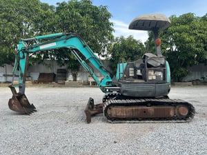 รถแบคโฮ KOBELCO SK30SR ขนาด 3 ตัน รถเก่านอกนำเข้า ติดต่อ Line: jiraroj2909