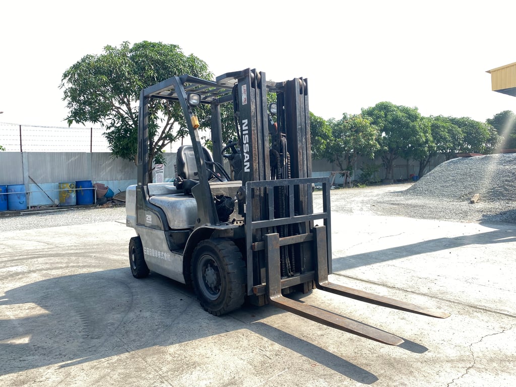 รถฟอร์คลิฟท์ NISSAN YG1F2A250 ยก 2.5ตัน ยกสูง 4.3เมตร ติดต่อ Line jiraroj2909 รถฟอร์คลิฟท์ NISSAN YG1F2A250 ยก 2.5ตัน ยกสูง 4.3เมตร ติดต่อ Line jiraroj2909