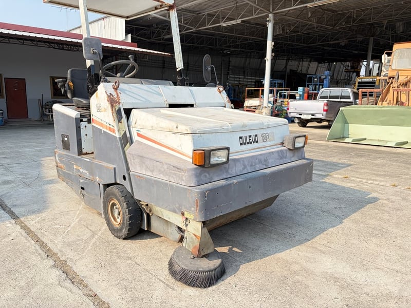 รถกวาดถนนดูดฝุ่น DULEVO 120DKE  รถเก่านอกนำเข้า ติดต่อ Line jiraroj2909