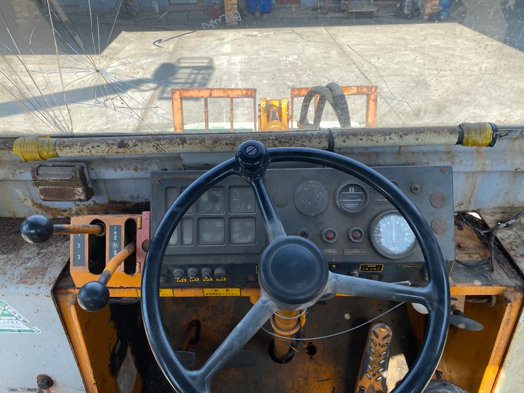 รถตักล้อยาง KOMATSU  510 กรองคู่ บุ้งกี๋ 1คิว รถเก่านอกนำเข้า ติดต่อ  Line jiraroj2909