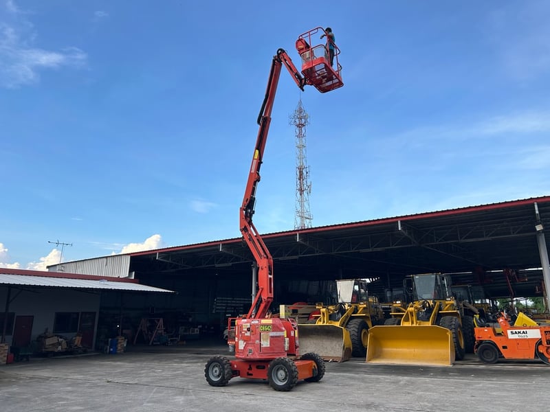 รถกระเช้า GENIE  Z34 -22IC ความสูง 10.4 เมตร  รถเก่านอกนำเข้า  ติดต่อ Line jiraroj2909