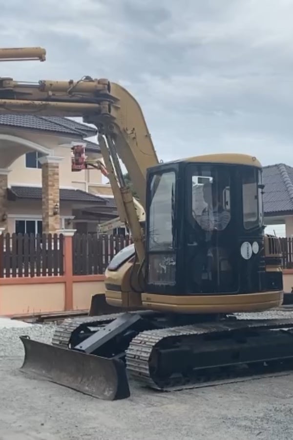 รถแบคโฮ  CAT 308BSR ขนาด 8 ตัน บูมสไลด์ รถเก่านอก ติดต่อ Line jiraroj2909
