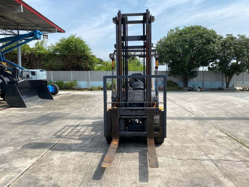 รถฟอร์คลิฟท์ TCM FD30T6 ยก 3 ตัน ยกสูง 3.5เมตร รถเก่านอกนำเข้า ติดต่อ Line jiraroj2909 รถฟอร์คลิฟท์ TCM FD30T6 ยก 3 ตัน ยกสูง 3.5เมตร รถเก่านอกนำเข้า ติดต่อ Line jiraroj2909