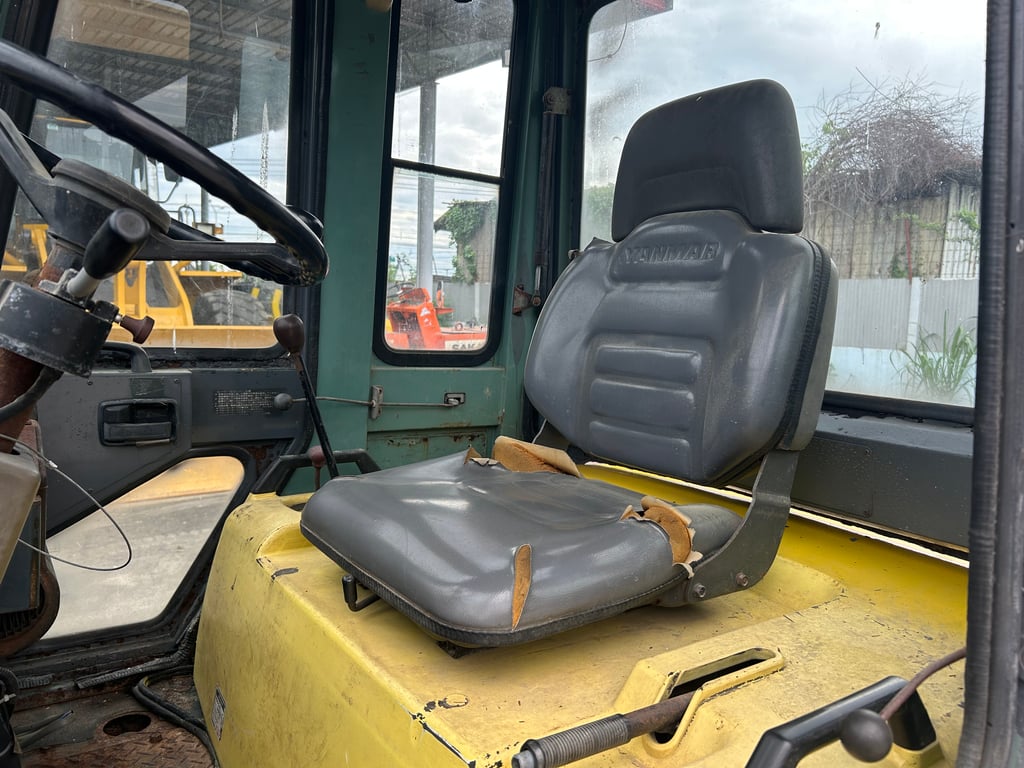 รถตักล้อยาง YANMAR V3-2 บุ้งกี๋ 0.4 คิว รถเก่านอกนำเข้า ติดต่อ Line jiraroj2909 รถตักล้อยาง YANMAR V3-2 บุ้งกี๋ 0.4 คิว รถเก่านอกนำเข้า ติดต่อ Line jiraroj2909