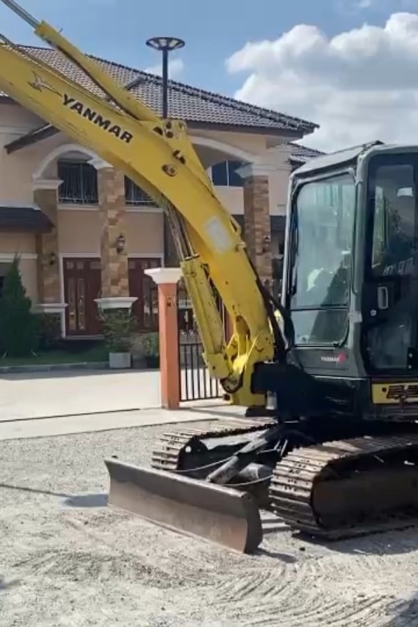 รถแบคโฮ YANMAR  VIO55-5A  ขนาด 5 ตัน  รถเก่านอกนำเข้า ติดต่อ  Line jiraroj2909
