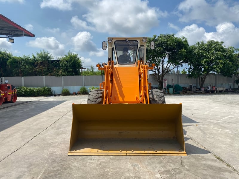 รถตักล้อยาง KOBELCO  LK300 บุ้งกี๋ 1.5 คิว  รถเก่านอกนำเข้า   ติดต่อ Line jiraroj2909