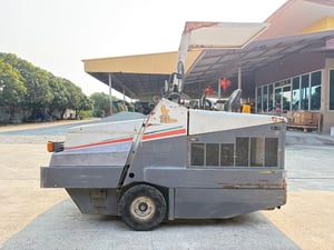 รถกวาดถนนดูดฝุ่น DULEVO 120DKE  รถเก่านอกนำเข้า ติดต่อ Line jiraroj2909