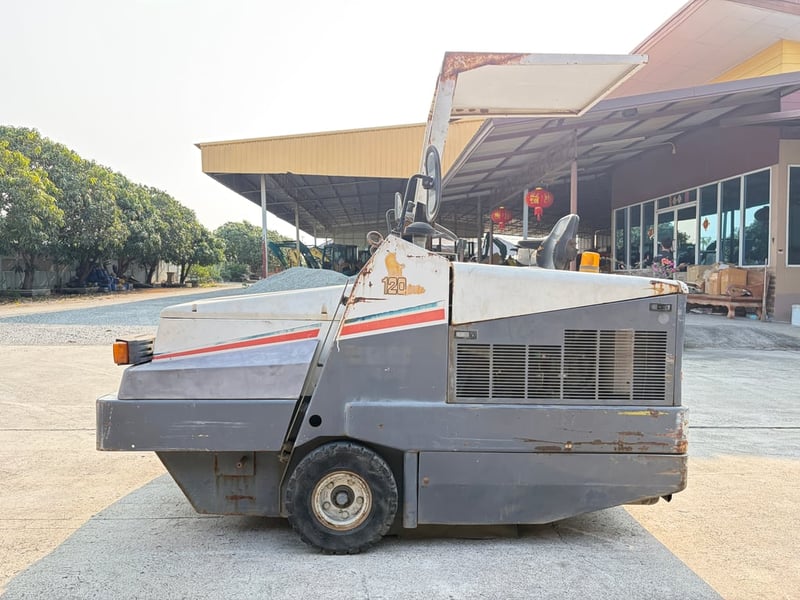 รถกวาดถนนดูดฝุ่น DULEVO 120DKE  รถเก่านอกนำเข้า ติดต่อ Line jiraroj2909