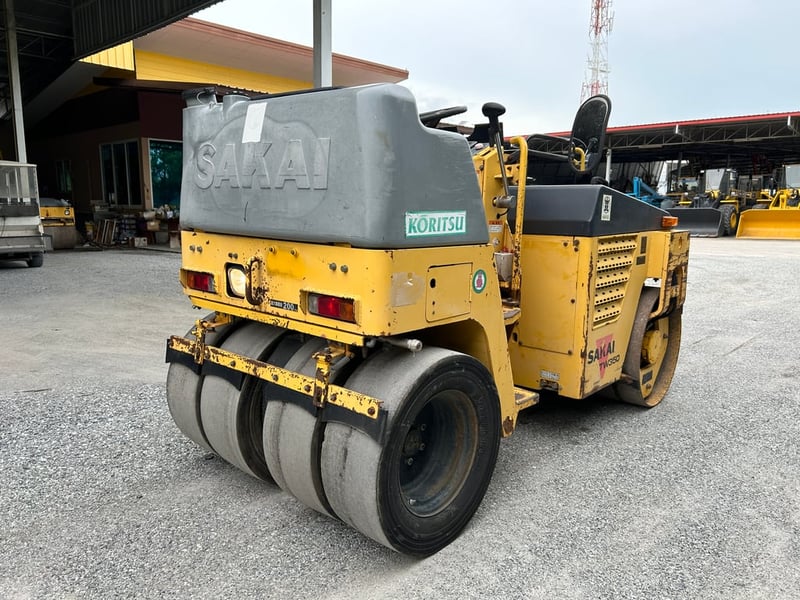 รถบด SAKAI TW350-1 ขนาด 2.5ตัน รถเก่านอกนำเข้า  ติดต่อ   Line  jiraroj2909