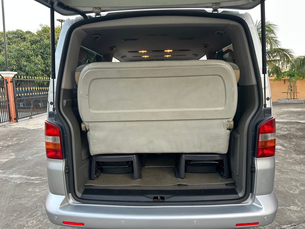 ปี 2005 รถตู้ Volkswagen Caravelle 2.5 TDi รถบ้าน เจ้าของขายเอง