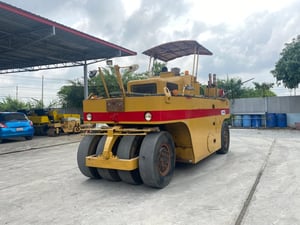 ขายรถบดล้อยาง 9 ล้อ  WATANABE  WP902 รถเก่านอกนำเข้า ติดต่อ  Line: jiraroj2909