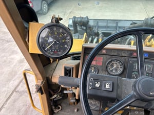 รถตักล้อยาง CAT IT14F บุ้งกี๋ 1.4 คิว ยกสูง 3.6 ม. คอนโทรลเดี่ยว รถเก่านอกนำเข้า ติดต่อ Line jiraroj2909