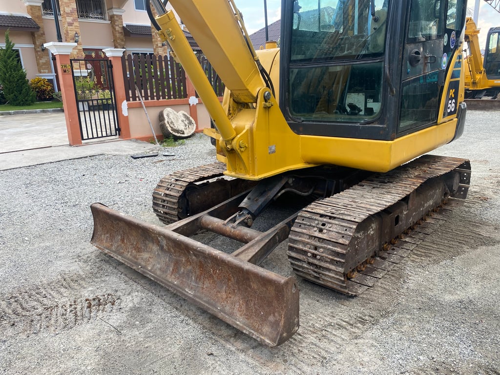 รถแบคโฮ KOMATSU PC56-7 ขนาด 5 ตัน รถเก่านอกนำเข้า ติดต่อ Line: jiraroj2909