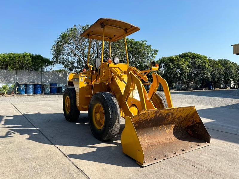 รถตักล้อยาง MITSUBISHI WS3 บุ้งกี๋ 0.5 คิว  รถเก่านอกนำเข้า ติดต่อ Line jiraroj2909