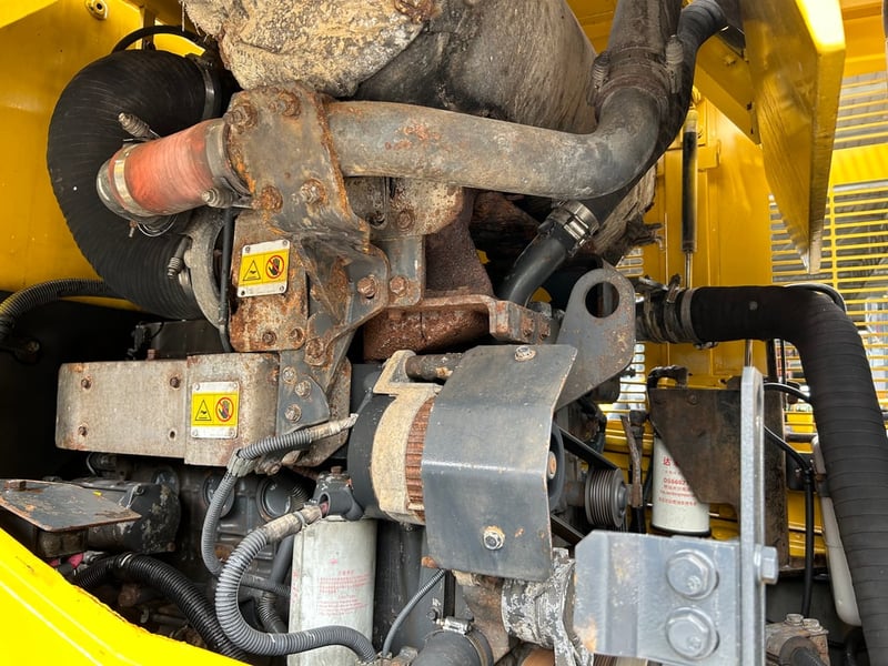 รถตักล้อยาง KOMATSU  WA380-6 บุ้งกี๋ 3.3 คิว  รถเก่านอกนำเข้า ติดต่อ Line jiraroj2909