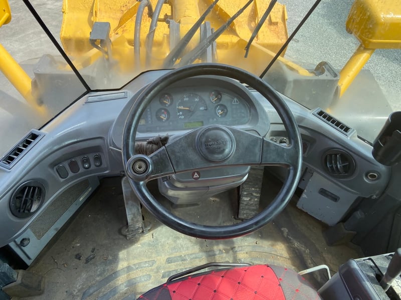 รถตักล้อยาง KOMATSU WA380-6 บุ้งกี๋ 3.4 คิว รถเก่านอกนำเข้า ติดต่อ Line jiraroj2909