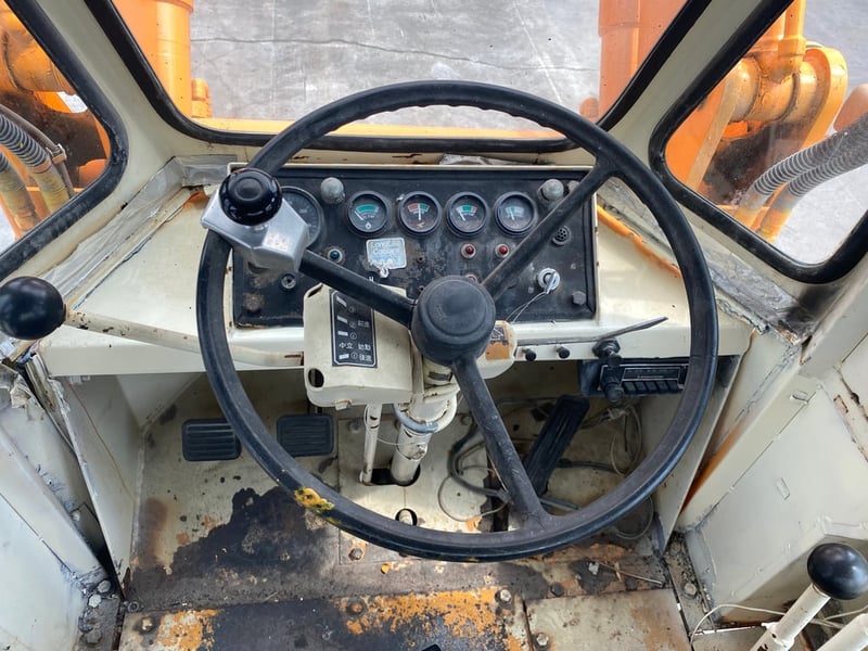 รถตักล้อยาง KOBELCO  LK300 บุ้งกี๋ 1.5 คิว  รถเก่านอกนำเข้า   ติดต่อ Line jiraroj2909