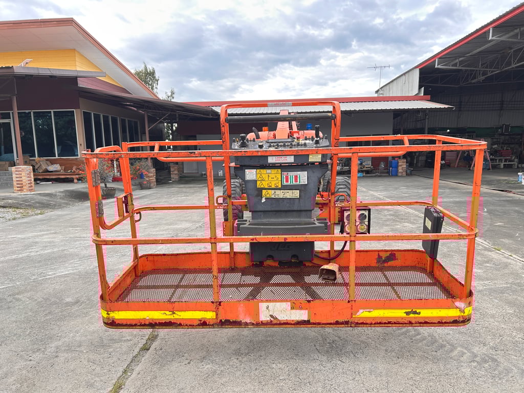ขายรถกระเช้าบูม JLG 600AJ ความสูง 18.3 เมตร รถเก่านอก ติดต่อ Line jiraroj2909 ขายรถกระเช้าบูม JLG 600AJ ความสูง 18.3 เมตร รถเก่านอก ติดต่อ Line jiraroj2909