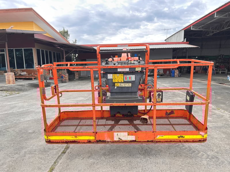 ขายรถกระเช้าบูม JLG 600AJ ความสูง 18.3 เมตร รถเก่านอก ติดต่อ Line jiraroj2909 ขายรถกระเช้าบูม JLG 600AJ ความสูง 18.3 เมตร รถเก่านอก ติดต่อ Line jiraroj2909