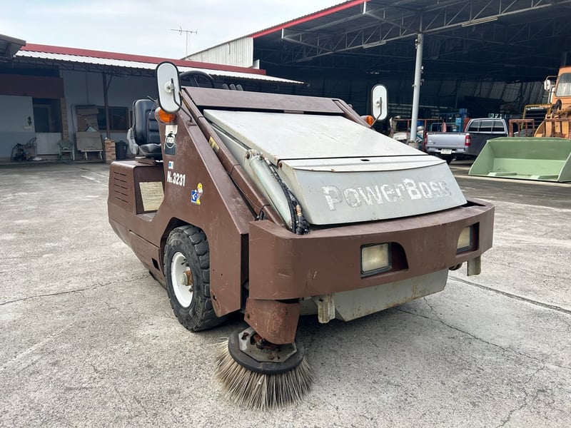 รถกวาดถนนดูดฝุ่น ZAOH AM-9D รถเก่านอกนำเข้า ติดต่อ Line jiraroj2909