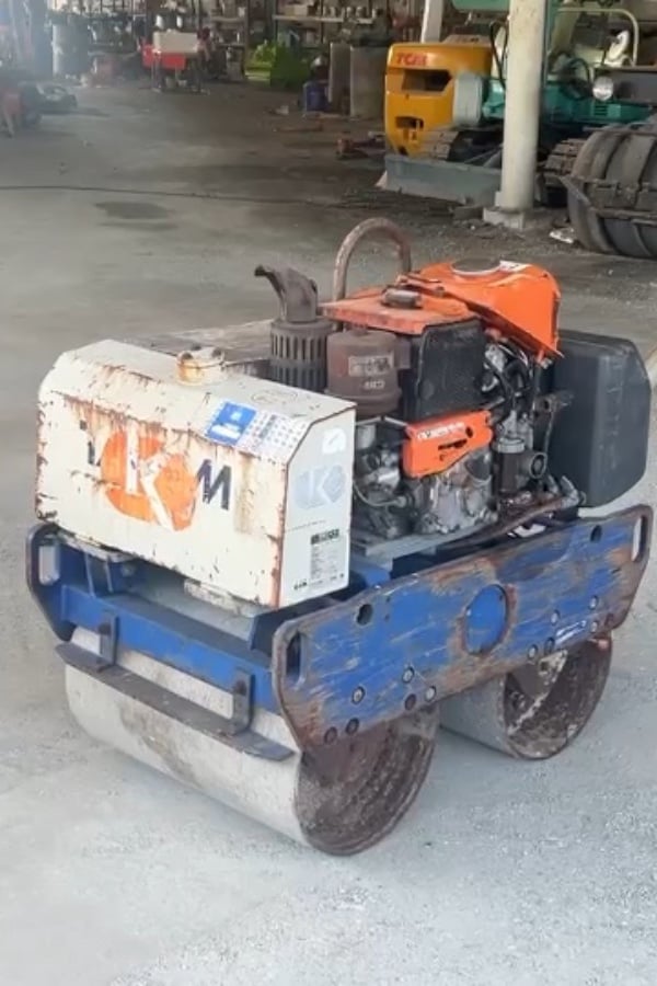 รถบดเดินตาม TACOM TMR55KDS  เก่านอกนำเข้า  ติดต่อ Line  jiraroj2909