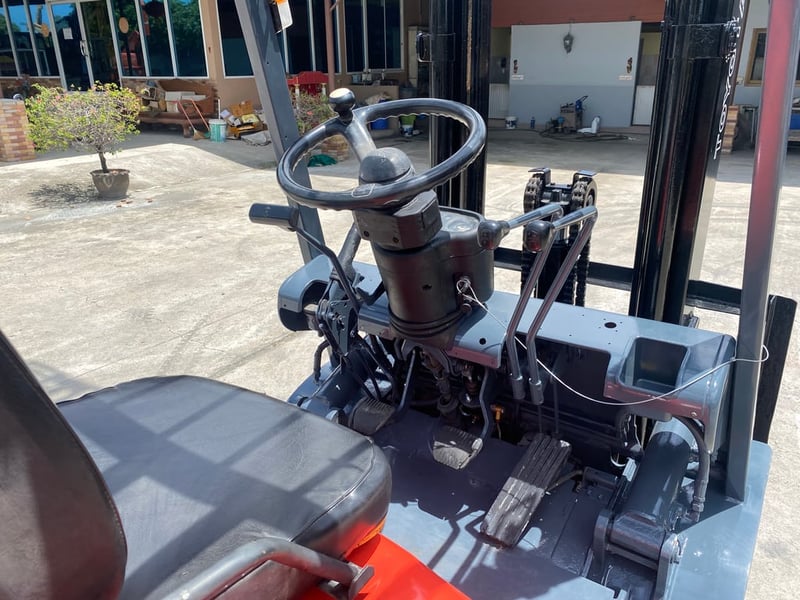 รถฟอร์คลิฟท์  TOYOTA  6FD25  ยก 2.5 ตัน เสาสูง 3เมตร  เกียร์ออโต้  รถเก่านอก ติดต่อ Line jiraroj2909