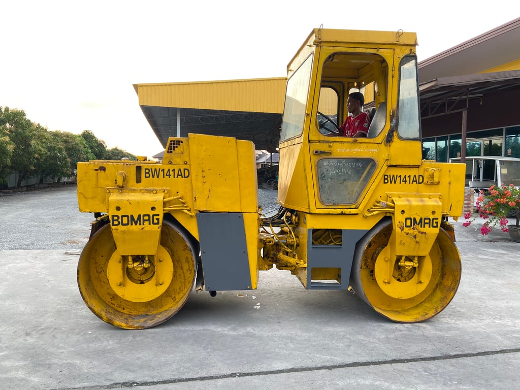 รถบดล้อเหล็ก BOMAG BW141AD ขนาด 7 ตัน รถเก่านอกนำเข้า ติดต่อ Line jiraroj2909 รถบดล้อเหล็ก BOMAG BW141AD ขนาด 7 ตัน รถเก่านอกนำเข้า ติดต่อ Line jiraroj2909