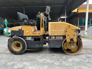 รถบดล้อหน้าเหล็กล้อหลังยาง CAT CB-335D ขนาด 4 ตัน รถเก่านอกนำเข้า  ติดต่อ   Line  jiraroj2909