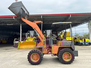 รถตักล้อยาง MITSUBISHI WS300A บุ้งกี๋ 0.5 คิว  รถเก่านอกนำเข้า ติดต่อ Line jiraroj2909