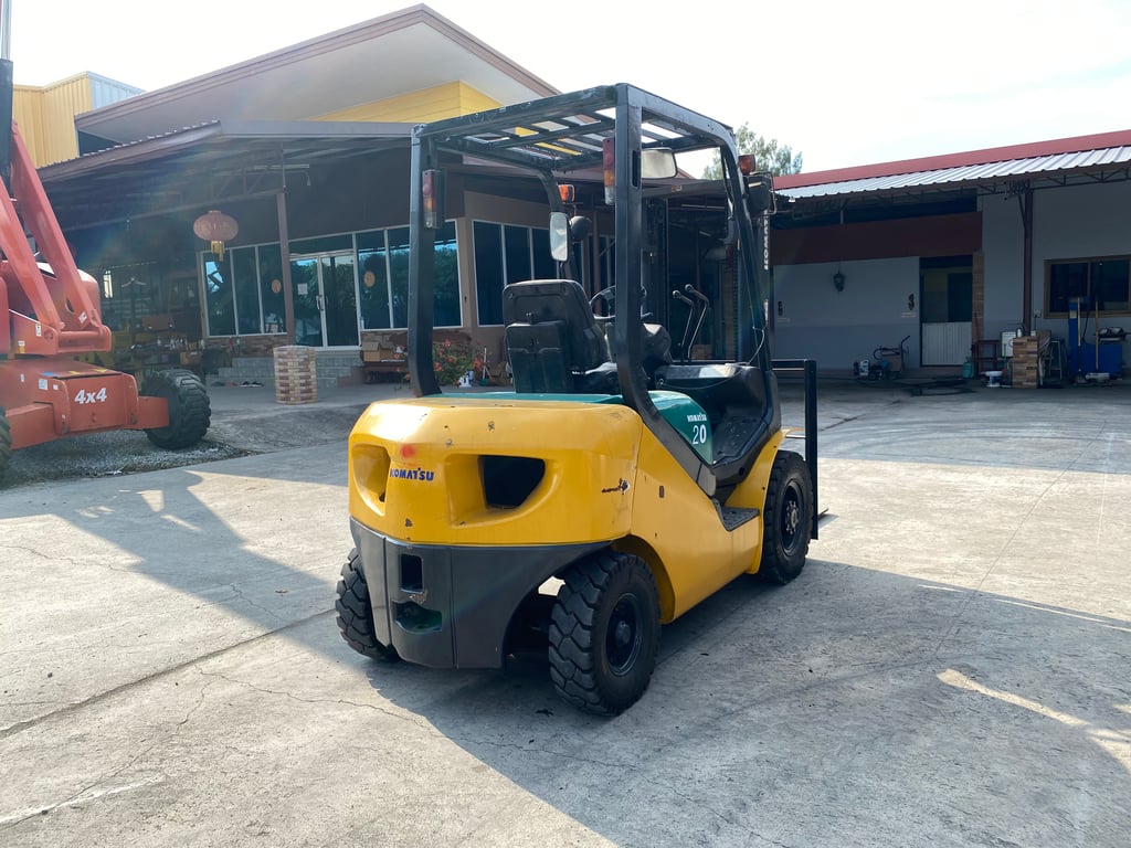 รถฟอร์คลิฟท์ KOMATSU FD20T-16 ยก 2ตัน ยกสูง 3เมตร ติดต่อ Line jiraroj2909 รถฟอร์คลิฟท์ KOMATSU FD20T-16 ยก 2ตัน ยกสูง 3เมตร ติดต่อ Line jiraroj2909