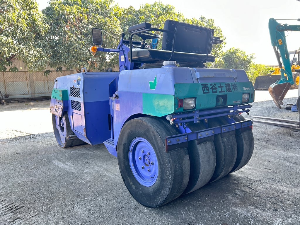 รถบด KOMASTU JV40CW-3 ล้อหน้าเหล็ก ล้อหลังยาง ขนาด 4ตัน ติดต่อ Line jiraroj2909 รถบด KOMASTU JV40CW-3 ล้อหน้าเหล็ก ล้อหลังยาง ขนาด 4ตัน ติดต่อ Line jiraroj2909