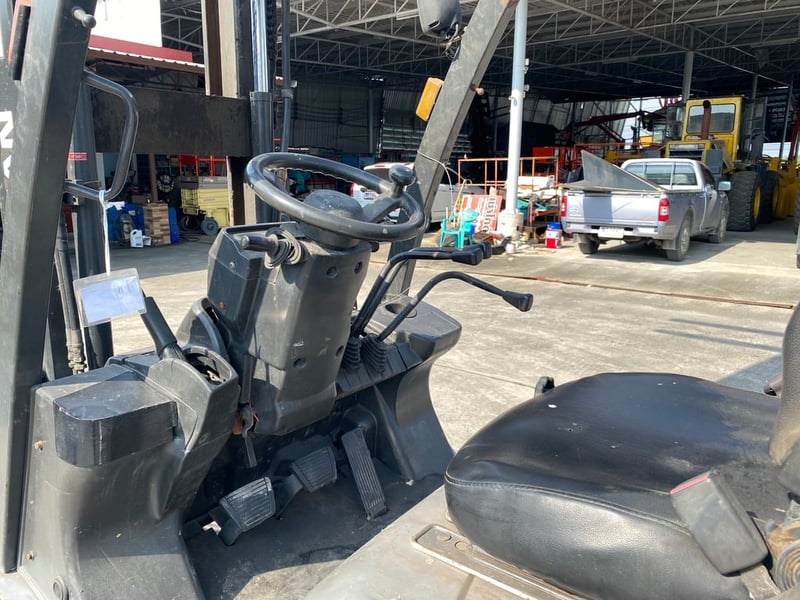 รถฟอร์คลิฟท์ NISSAN  YG1F2A250 ยก 2.5ตัน ยกสูง 4.3เมตร   ติดต่อ Line jiraroj2909