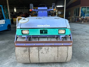 รถบด KOMASTU JV40CW-3 ล้อหน้าเหล็ก ล้อหลังยาง ขนาด 4ตัน ติดต่อ Line jiraroj2909 รถบด KOMASTU JV40CW-3 ล้อหน้าเหล็ก ล้อหลังยาง ขนาด 4ตัน ติดต่อ Line jiraroj2909